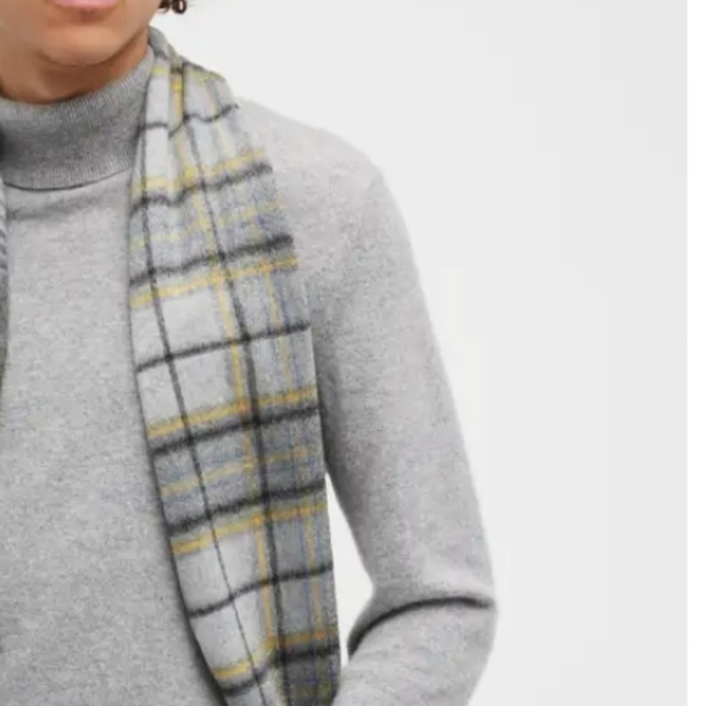 Neiman Marcus 100% Cashmere Scarf "